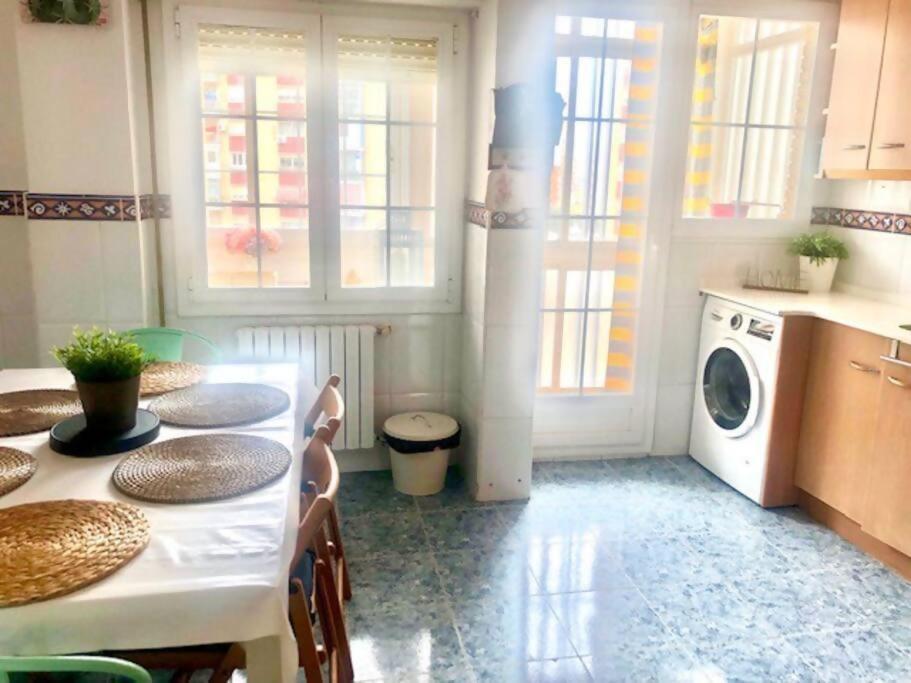 Nuevo Con Piscina A 2 Minutos Estacion Tren Ave Apartment Zaragoza Ngoại thất bức ảnh